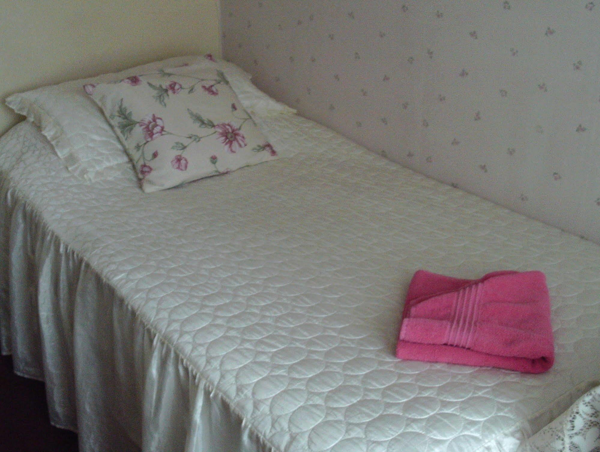 Stansted Airport Cottage Elsenham ภายนอก รูปภาพ
