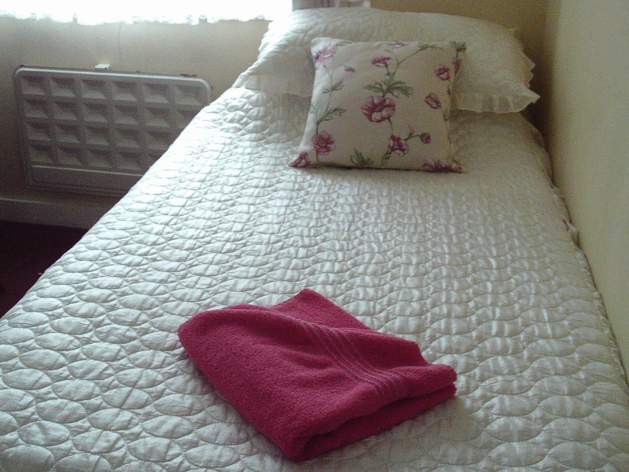 Stansted Airport Cottage Elsenham ภายนอก รูปภาพ